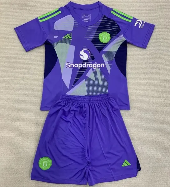 24/25 Manchester United Purple goalkeeper Adult Set