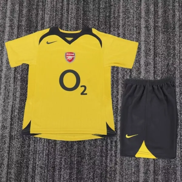 Retro 05/06 Arsenal Away kids kit